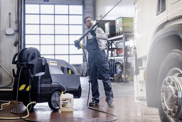Почистващ препарат алкален натурален Karcher RM 82N 1L