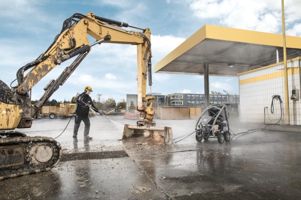 UHP Водоструйна машина Karcher HD 18/50-4 Cage Classic